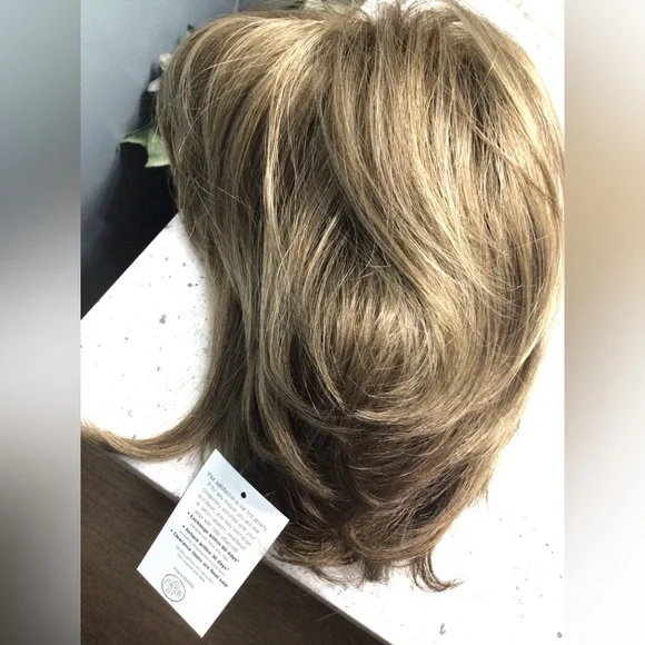 Paula Young Shelby wig
Brand New in box with tags
Never worn - Picture 5 of 7